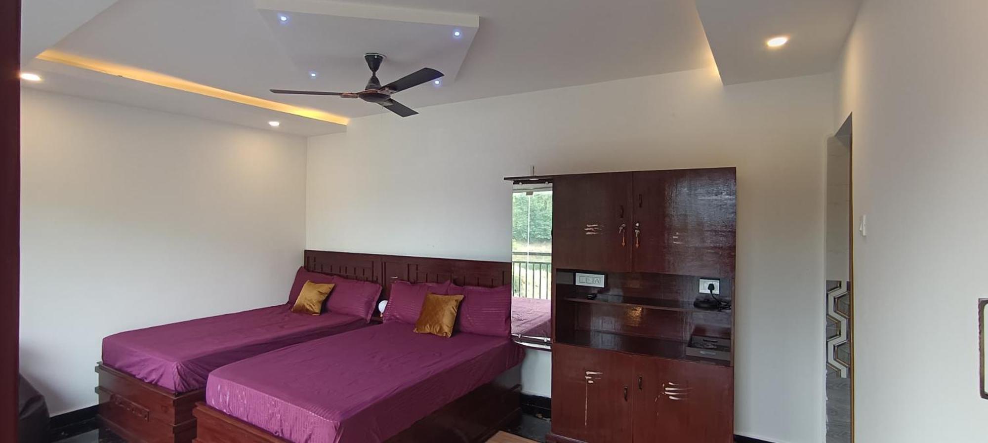 Glasshouse Retreat By The Jungle Stay Groups Valparai Luaran gambar