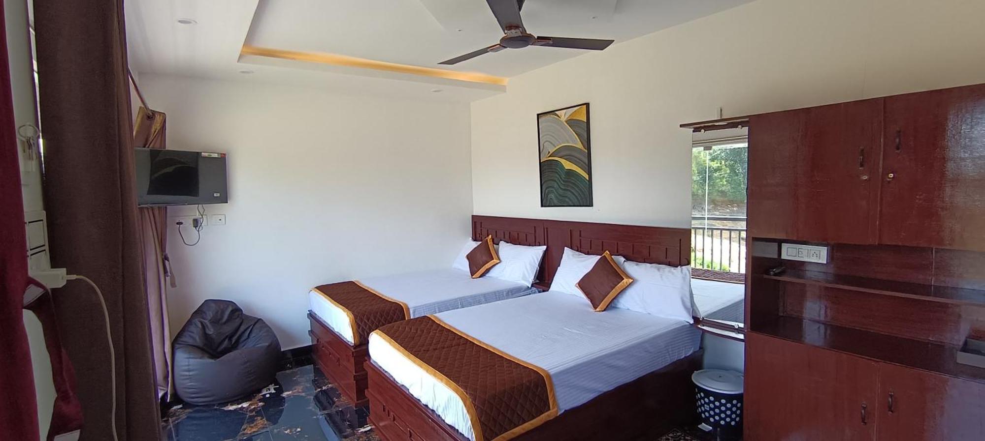 Glasshouse Retreat By The Jungle Stay Groups Valparai Luaran gambar