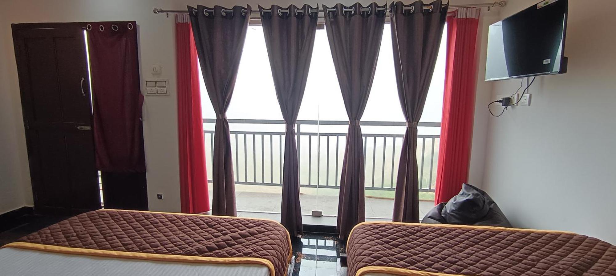 Glasshouse Retreat By The Jungle Stay Groups Valparai Luaran gambar